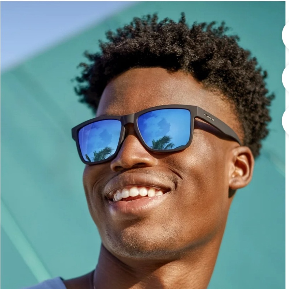 FOSTER GRANT sunglasses 100 UVA Polarized